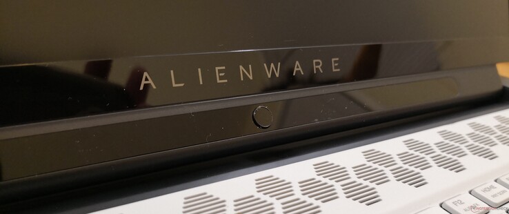 Купить Ноутбук Dell Alienware 17 R2