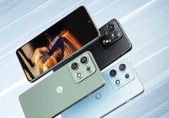 Модель Motorola Edge 70 Max обеспечивает длительное время автономной работы благодаря аккумулятору емкостью 7 100 мА·ч.
