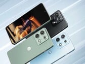 Модель Motorola Edge 70 Max обеспечивает длительное время автономной работы благодаря аккумулятору емкостью 7 100 мА·ч.