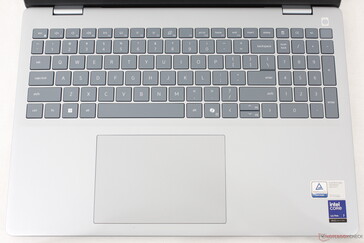 Аналогичная клавиатура Inspiron 16 Plus, но со встроенным нумпадом