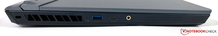 Левая сторона: USB-A (3.2 Gen. 1, запитан постоянно), USB-C (3.2 Gen. 2), аудио разъем