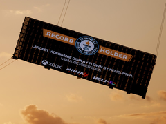 Дисплей с геймплеем Ninja Gaiden 4, на котором был установлен рекорд Гиннесса (источник изображения: Xbox Wire)