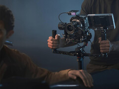 В конечном счете, RS 5 должен выйти на рынок с еще более емким аккумулятором, чем у RS 4 Pro, который изображен на последней фотографии. (Источник изображения: DJI)