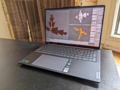 Обзор ноутбука Lenovo Slim Pro 9i 16IRP8: Альтернатива Apple MacBook Pro 16