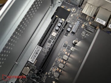 2 слота PCIe