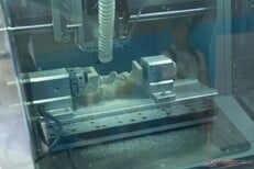 Makera Z1 также оснащён системой пылеудаления