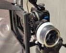 Камера GoPro Mission 1 Pro ILS с объективом Laowa 17mm T1.9 MFT Cine, установленная в клетке Small Rig с фоллоу-фокусом и матовым боксом.
