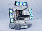 Новейший корпус игрового ПК от InWin выставляет аппаратное обеспечение на всеобщее обозрение (Источник изображения: InWin)