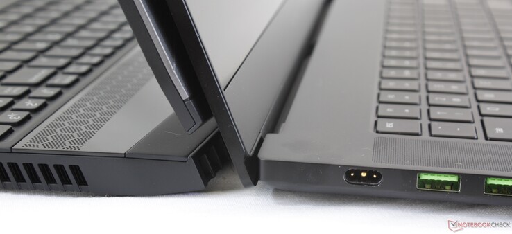 Слева: Dell Alienware m15; Справа: Razer Blade 15 Advanced Model Слева: Dell Alienware m15; Справа: Razer Blade 15 Advanced Model