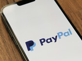 Пользователи PayPal (логотип на фото) теперь могут совершать мгновенные платежи через ChatGPT (Источник изображения: Marques Thomas - Unsplash)