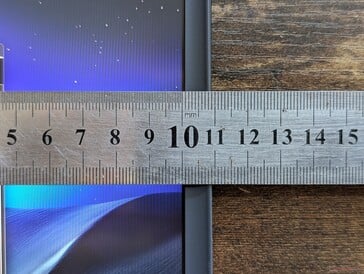 Безели немного вогнуты и толще, чем у некоторых конкурентов