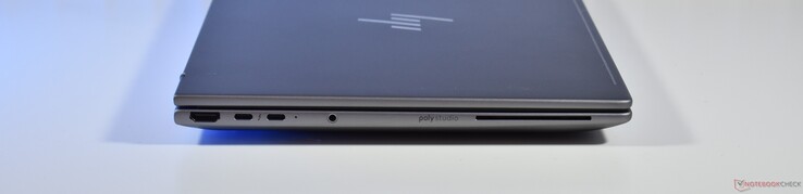 слева: HDMI, 2x Thunderbolt 4, 3,5 мм аудио, считыватель смарт-карт