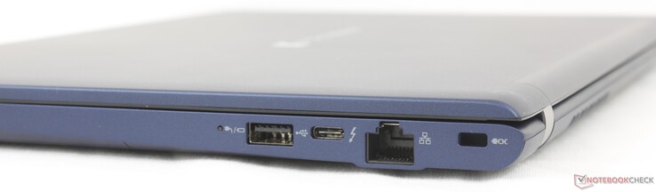 Справа: USB-A 3.2 Gen. 1, USB-C Thunderbolt 4 w/ DisplayPort + Power Delivery, RJ-45 (1 Гбит/с), замок Кенсингтона