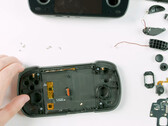 Замена дисплея в Retroid Pocket Mini - сложная процедура даже для опытных мастеров. (Источник изображения: Retroid)