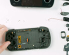 Замена дисплея в Retroid Pocket Mini - сложная процедура даже для опытных мастеров. (Источник изображения: Retroid)
