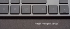 Сканер отпечатков встроен в клавишу, следующую за правым Alt. (Изображение: Microsoft)
