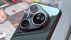 Первый обзор, множество фотографий и первые тесты камеры Huawei Pura 80 Ultra, включая сравнение с iPhone 16 Pro Max, Vivo X200 Ultra и Oppo Find X8 Ultra. (Источник изображения: Weibo)