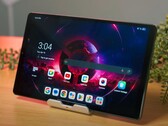 Популярный игровой планшет Lenovo Legion Y700 был выпущен на международный рынок под названием Legion Tab. (Источник изображения: TechniQualities через YouTube)