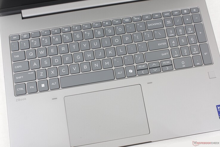 Кликпад меньше, чем в серии ZBook Fury 16, а также лишен физических кнопок мыши