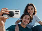 Адаптер Anker MagGo USB-C может заряжать Ваш iPhone и одновременно передавать файлы на SD-карту (Источник изображения: Anker)