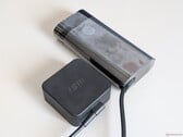 адаптер USB-C мощностью 65 Вт от MSI против адаптера USB-C мощностью 140 Вт от HP