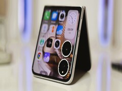 Тестовый смартфон Xiaomi Mix Flip 2