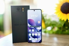 Экраны Razr 70 Ultra могут быть очень яркими. Однако вам придётся смириться с использованием ШИМ.