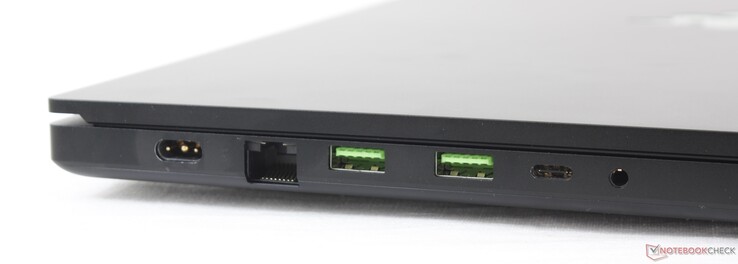 Левая сторона: разъем питания, 2.5-Гбит Ethernet, 2x USB 3.2 Gen. 2, USB Type-C 3.2 Gen. 2, аудио разъем