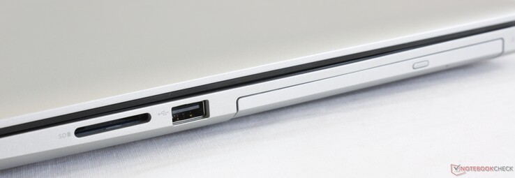 Справа: Картридер (SD), USB 2.0, дисковод, слот замка Noble