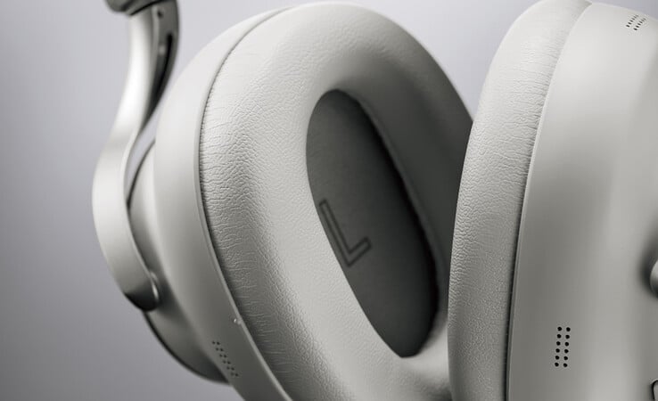 Наушники Technics EAH-A1000 оснащены амбушюрами из пеноматериала с эффектом памяти высокой плотности и 8-микрофонной системой активного шумоподавления ANC, которая блокирует посторонние шумы.
