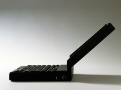 ThinkPad 700C отличается прочной сборкой в относительно компактном корпусе.