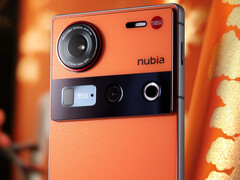 Nubia Z70 Ultra New Year Edition поставляется в одном варианте отделки. (Источник изображения: ZTE)