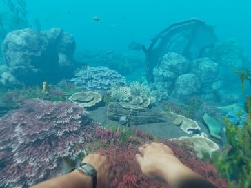 Игроки также могут исследовать подводный мир в Stranded Deep.