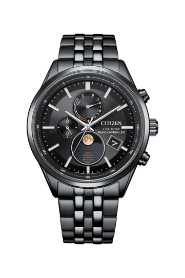 Часы Citizen BY1035-56E Eco-Drive с индикатором фаз Луны, полностью чёрным корпусом и браслетом из нержавеющей стали, чёрным циферблатом, аналоговым индикатором фаз Луны, двумя дополнительными циферблатами и окошком даты.