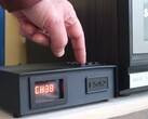 FieldStation42 в 3D-печатной кабельной коробке (Источник изображения: wrongdog reckons на YouTube)
