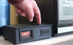 FieldStation42 в 3D-печатной кабельной коробке (Источник изображения: wrongdog reckons на YouTube)