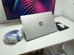 Страдает от слабого процессора AMD: HP OmniBook 3 17