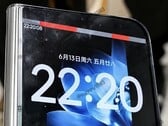 Судя по всему, более компактный и широкий смартфон Xiaomi Mix Fold 5 появился на первых фотографиях из практического обзора с установленной операционной системой HyperOS 4.