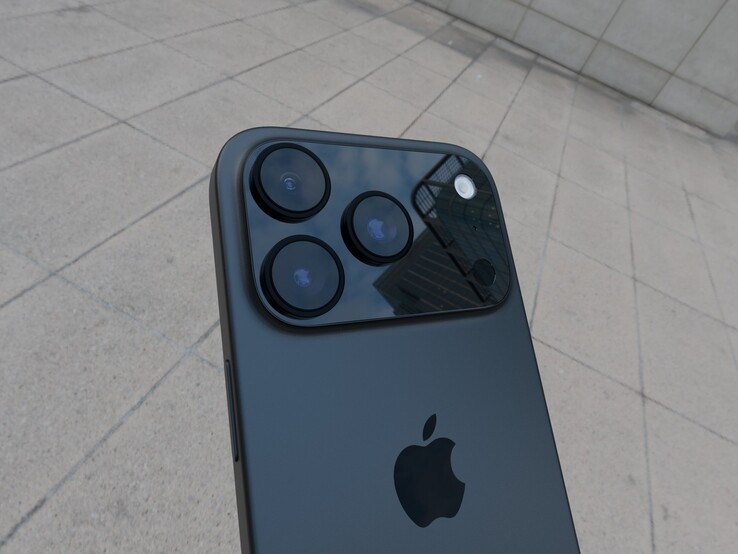 IPhone нового поколения(?). (Источник: Цифровая чат-станция через Weibo)