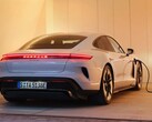 Porsche отказывается от идеи включать фальшивые переключатели скоростей в предложения EV. (Источник изображения: Porsche)
