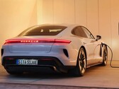 Porsche отказывается от идеи включать фальшивые переключатели скоростей в предложения EV. (Источник изображения: Porsche)
