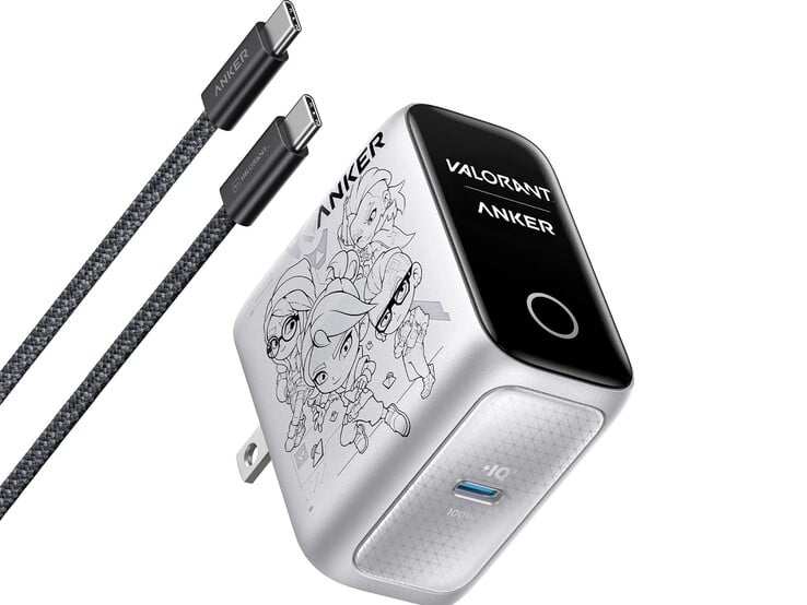 В комплект зарядного устройства входит кабель USB-C–USB-C длиной 5 футов и мощностью 240 Вт.