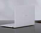 Ноутбук AMD ZenBook 14 Air 2026 поставляется с 16 ГБ оперативной памяти, а его стоимость составляет около 1 476 долларов. На снимке: рекламное изображение, на котором показана задняя часть ноутбука.