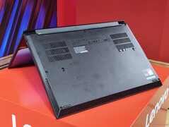 Lenovo ThinkPad P16v Gen 3 (источник изображения: Бенджамин Херциг)