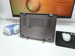 Модель Prestige 13 AI+ с процессором Core Ultra с трудом может составить конкуренцию ZenBook A14 с чипом Snapdragon.