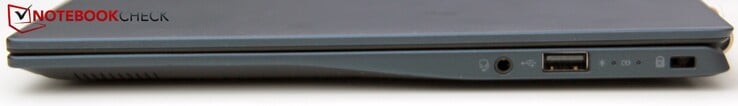 Справа: 3.5-миллиметровое аудиогнездо, USB 2.0 типоразмера A, слот замка Kensington