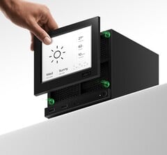 Компания Jsaux представила две новые лицевые панели для Steam Machine. Представленная здесь панель с технологией e-ink оснащена 5,83-дюймовым дисплеем e-ink.