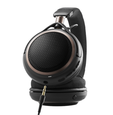 Беспроводные наушники Audio-Technica ATH-AL5NC также можно использовать в качестве проводных.