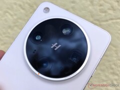 Преемник Oppo Find X8 Ultra (на фото), по слухам, будет оснащен двойными 200 МП сенсорами. (Источник изображения: Notebookcheck)