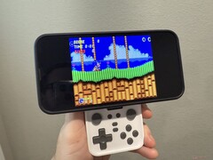 Abxylute M4 Snap-On Mobile Controller в ретро-белом цвете. (Источник изображения: Notebookcheck)